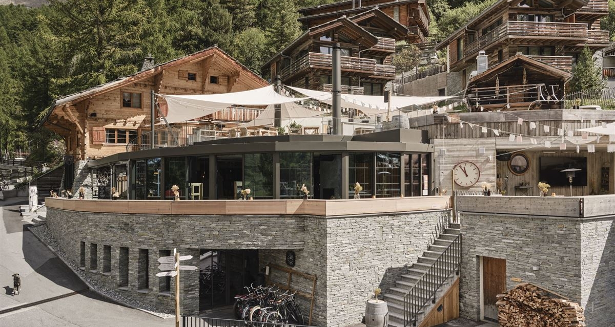 Vierecksonnensegel Rollbar Hotel Cervo Zermatt